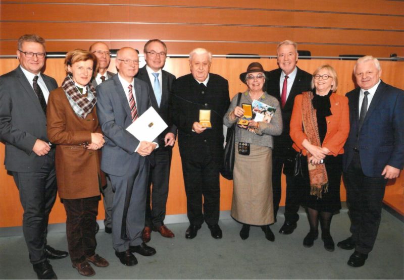 Zahlreiche Prominenz, wie u.a. Mag. Hermann Dikowitsch, Prof. Dorothea Draxler, Bgm. Klaus Schneeberger, war bei der Ehrung von Dr. Erika Sieder dabei.
